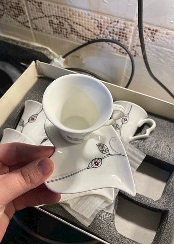 24 Parça Dan Oluşur Gri Desenli Beyaz Kahve Fincan Takımı - Görsel 2