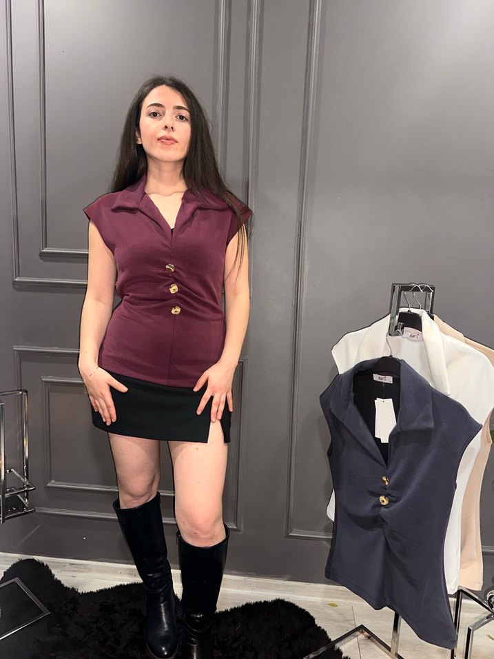 Düğmeli V Yaka Kolsuz bluz - Görsel 2