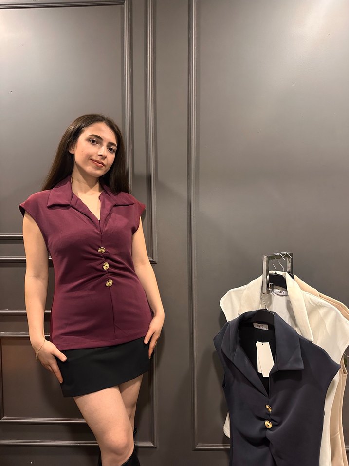 Düğmeli V Yaka Kolsuz bluz - Görsel 3