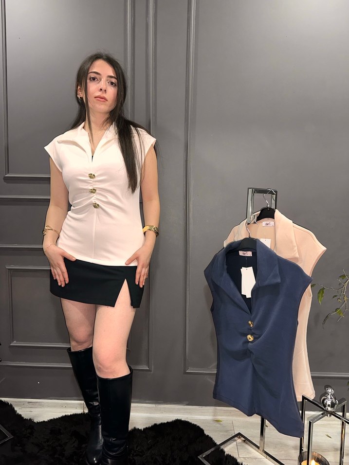 Düğmeli V Yaka Kolsuz bluz - Görsel 4