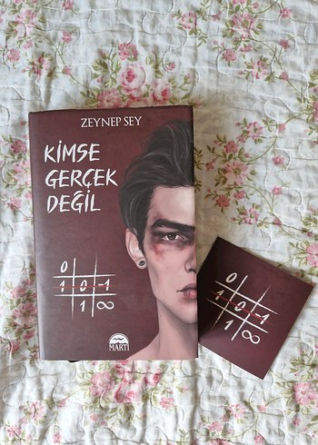 Zeynep Sey - Kimse Gerçek Değil Romanı