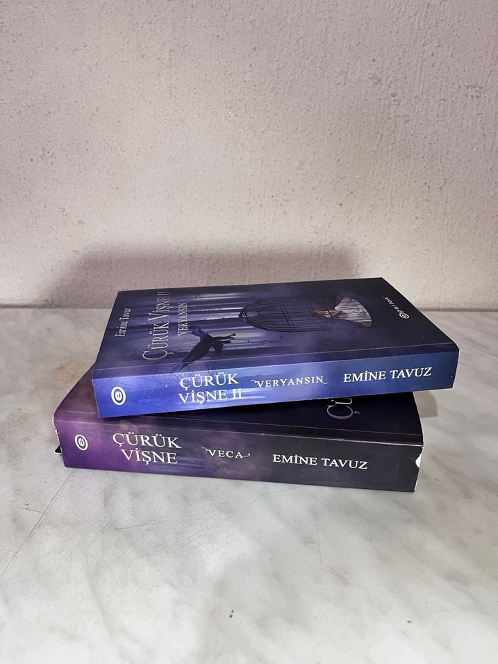 Çürük Vişne I & II Roman Seti - Görsel 2