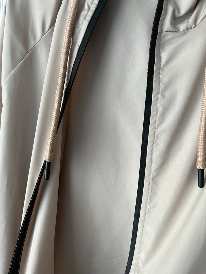 Bej Kapüşonlu  Yağmurluk - Görsel 4