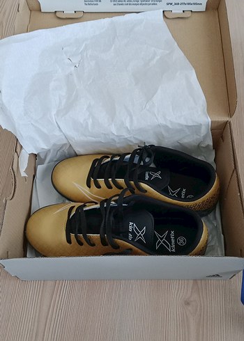 Altın Renkli Erkek Futbol Ayakkabısı Velcro