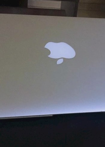 Apple MacBook Air Dizüstü Bilgisayar