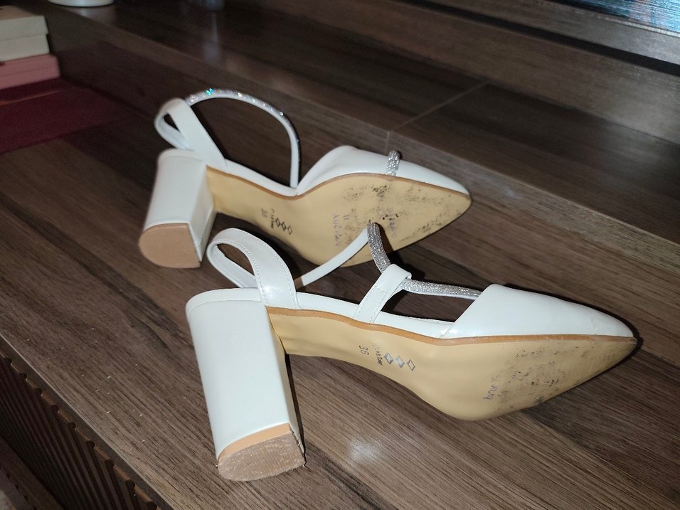 Beyaz Renk, Gri Detaylı Kadın Topuklu Ayakkabı - Görsel 4