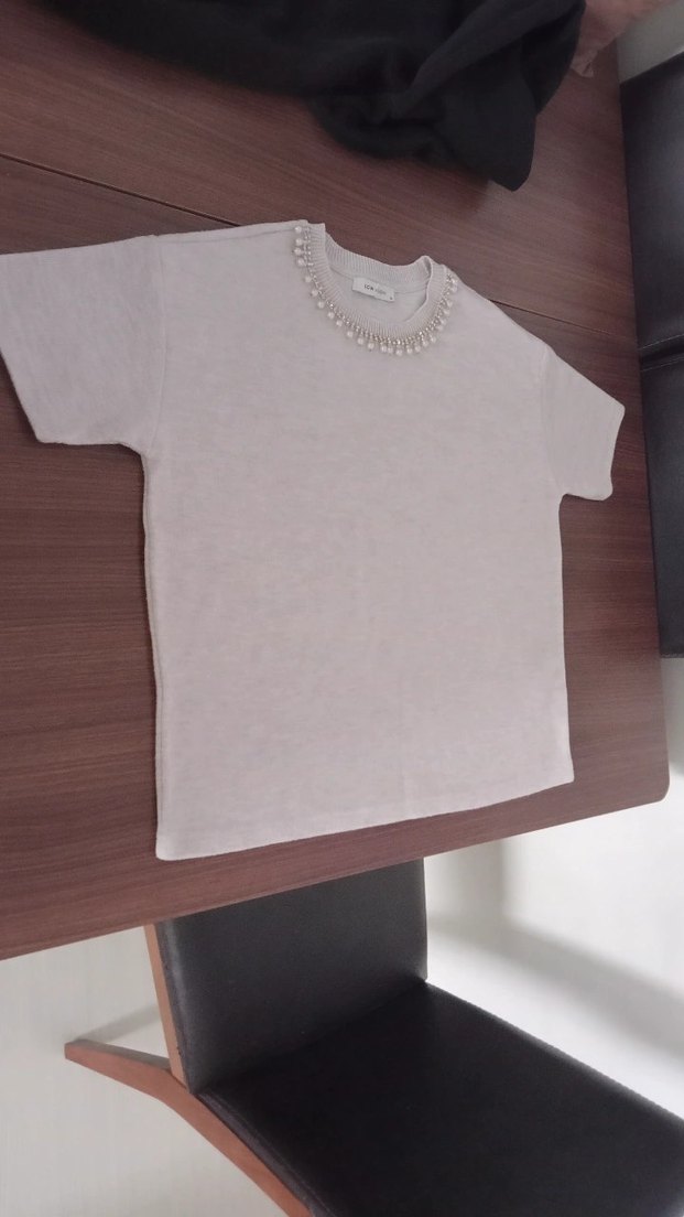 Boncuk Kolye Detaylı Kadın Bluz - Görsel 4