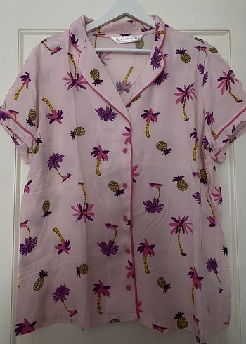 Pembe Desenli Şortlu Pijama Takımı