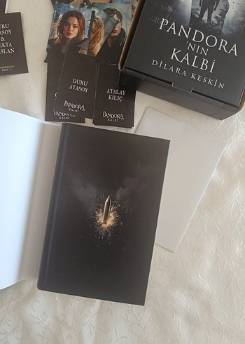 Beden Renk Pandora'nın Kalbi 1 ve 2 (ciltli) Kutulu Set