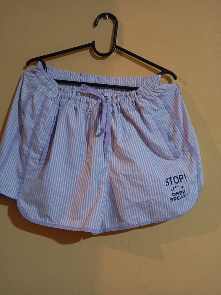 Mor Çizgili Mini Şort - Görsel 2