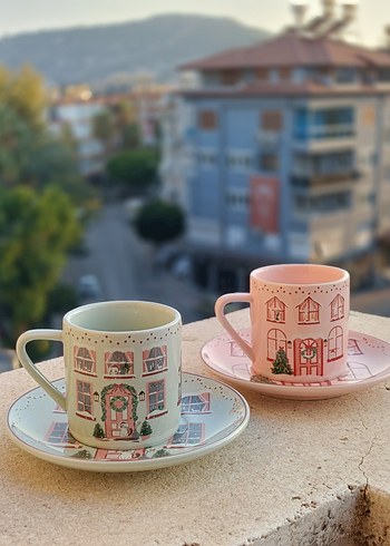 Pembe Ev Desenli Pastel Kupa ve Tabak Seti - Görsel 3