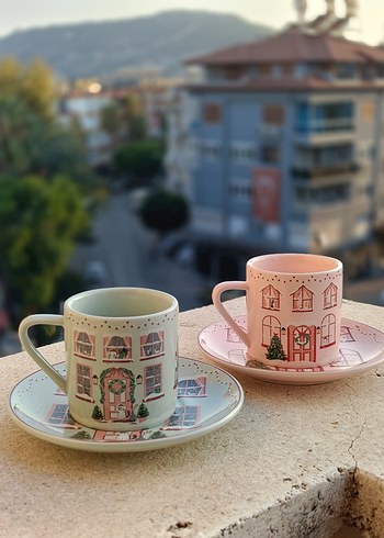 Pembe Ev Desenli Pastel Kupa ve Tabak Seti - Görsel 2