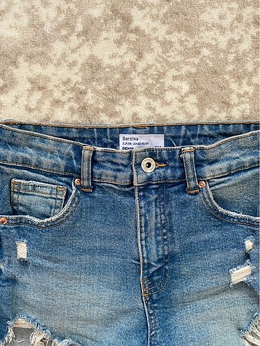 34 Beden Bershka Şort