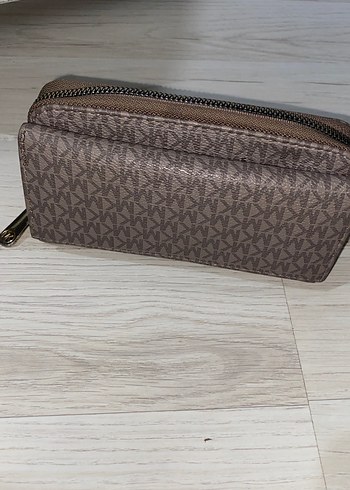 Michael Kors Kahverengi Deri Fermuarlı Kadın Cüzdanı