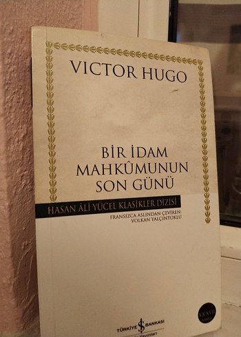  modern klasiklerden ve Türk edebiyatı klasiklerinden kitaplar