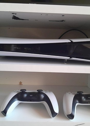 Sony PlayStation 5 Oyun Konsolu ve 2 Kontrolcü