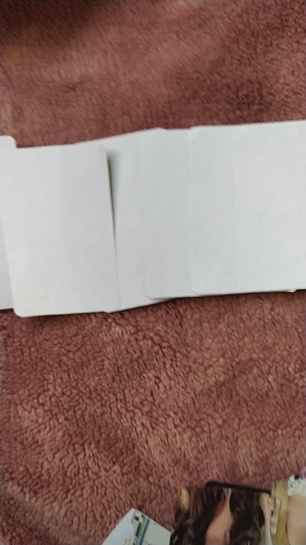 hazır kesilmiş kpop photocard - Görsel 2