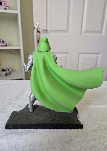 Dr. Doom 3d figür 20 cm - Görsel 4