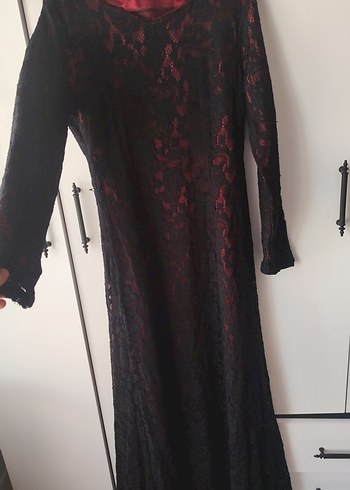 bordo astarlı siyah tül abiye