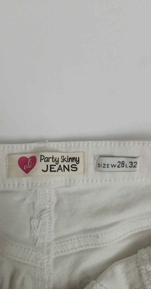 Beyaz Dar Pantolon - Görsel 3