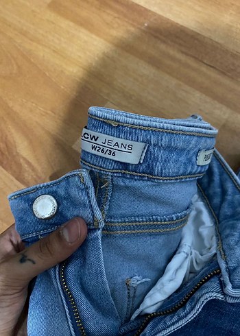 Düğmeli, normal boy kadın kot
