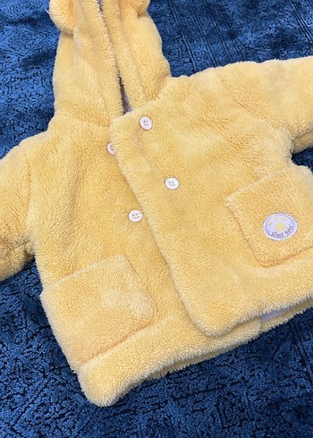 Sarı Kapüşonlu Erkek Çocuk Kürklü Mont - Görsel 3