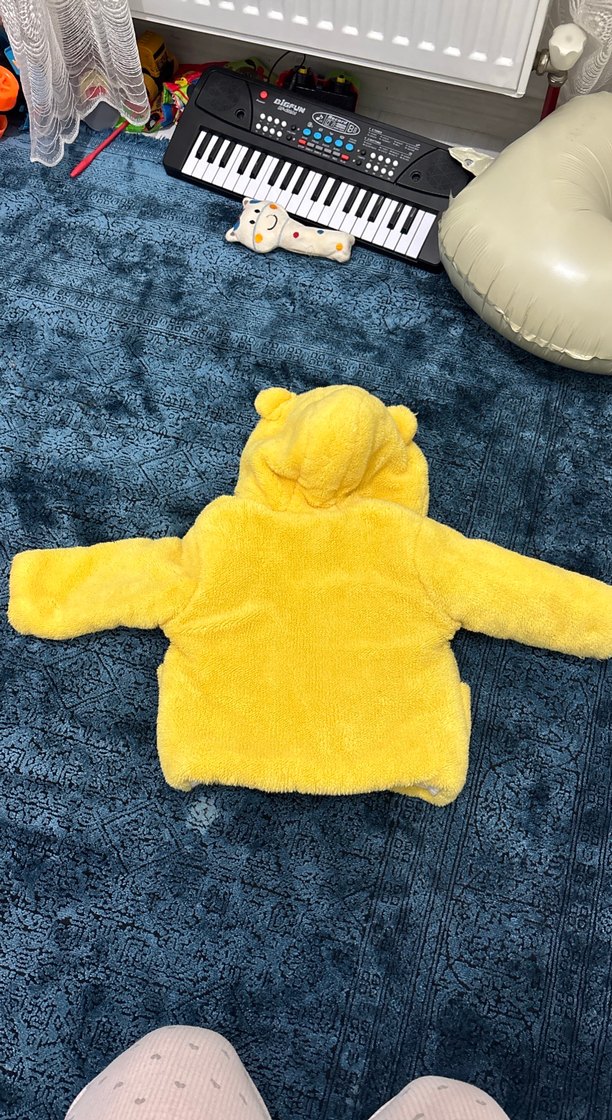 Sarı Kapüşonlu Erkek Çocuk Kürklü Mont - Görsel 5