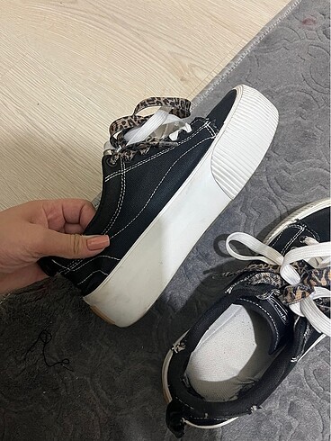 36 Beden Ayakkabi bershka