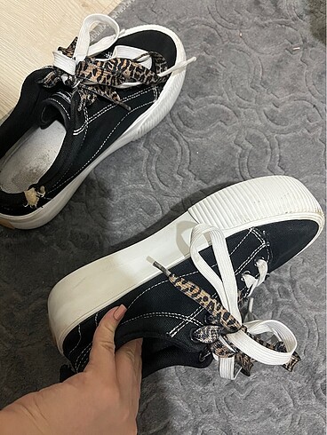 36 Beden siyah Renk Ayakkabi bershka