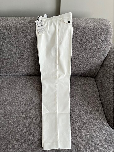 xs Beden beyaz Renk ZARA ETİKETLİ YENİ