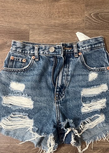 Pull&Bear Kadın Koyu Mavi Yırtık Mini Kot Şort