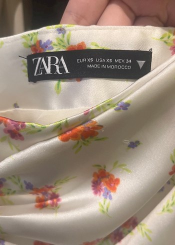 Zara Zara çiçekli saten etek