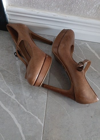 Deichmann Bej Deri Kadın Klasik Dolgu Topuk Ayakkabı