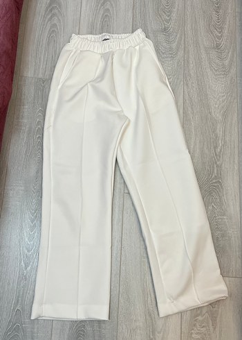 Beyaz Regular Fit Kadın Kumaş Pantolon