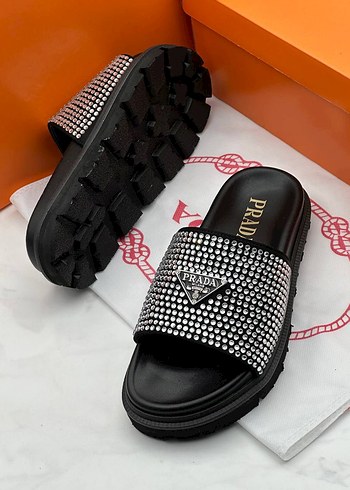 36 Beden Prada Siyah Parlak Platform Terlik