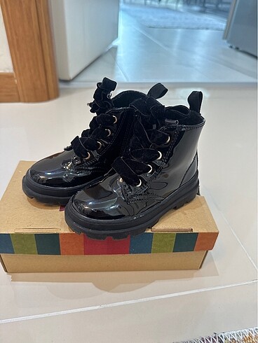 23 Beden H&M marka kız bebek bot
