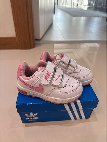 Nike Kız bebek spor ayakkabı