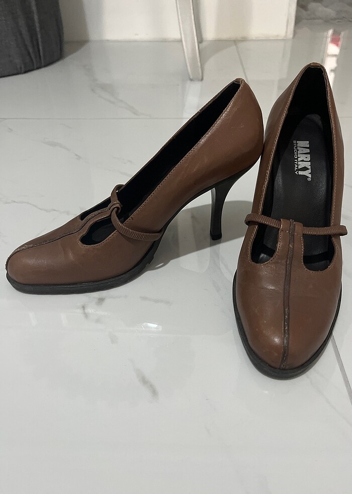 Orjinal deri topuklu ayakkabı - Görsel 2