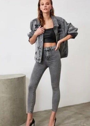 Gri Milla Jean