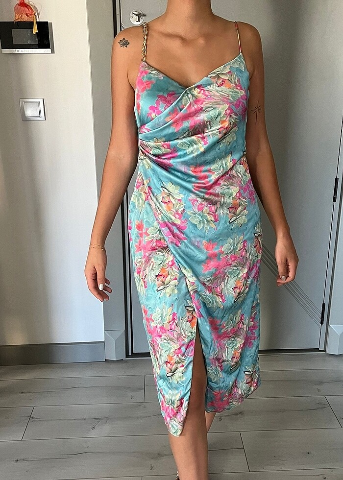 Mavi çiçekli elbise - Görsel 4