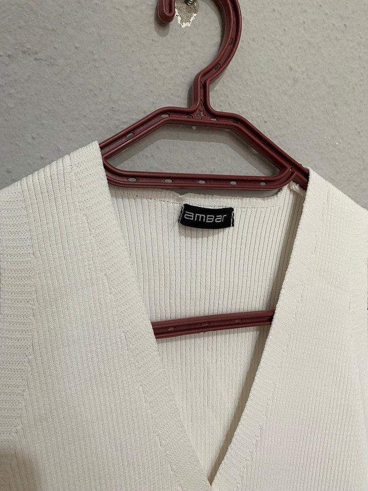 Düğmeli Beyaz Kadın V Yaka Yelek - Görsel 2