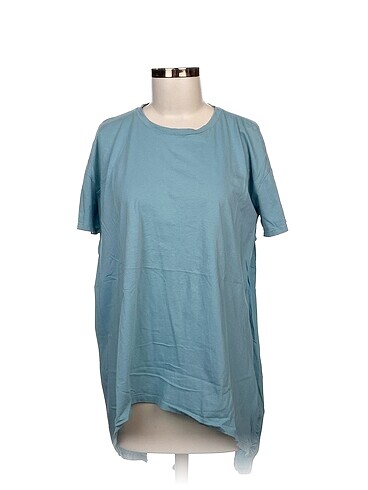 Zara T-shirt %70 İndirimli.