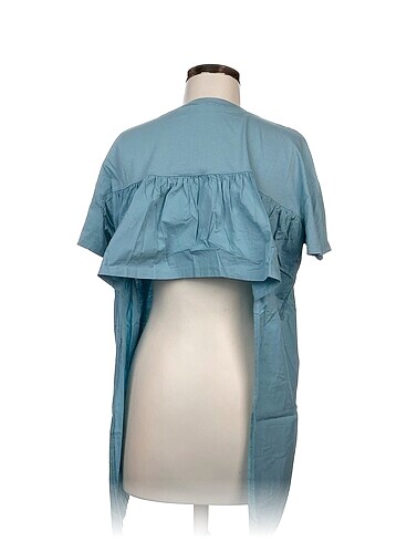 s Beden Zara T-shirt %70 İndirimli.