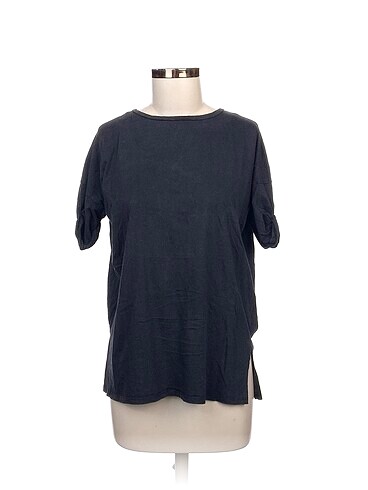 Zara T-shirt %70 İndirimli.