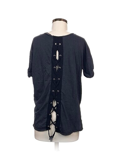 s Beden Zara T-shirt %70 İndirimli.