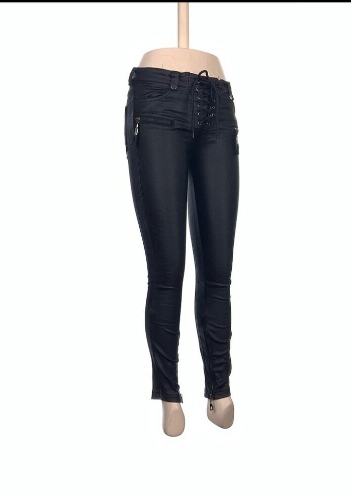 Siyah Deri Kemerli Dar Kesim Pantolon - Görsel 2