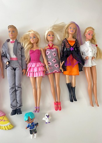Barbie 9 adet barbie ve aksesuarlar