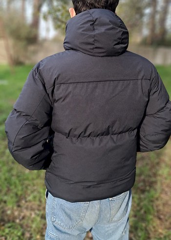 Siyah Kapüşonlu Mont (Sıfır/Etiketli) - Görsel 4