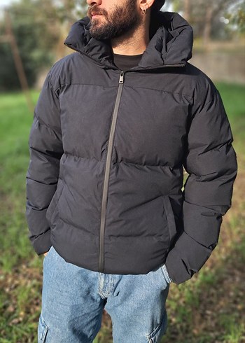 Siyah Kapüşonlu Mont (Sıfır/Etiketli) - Görsel 2