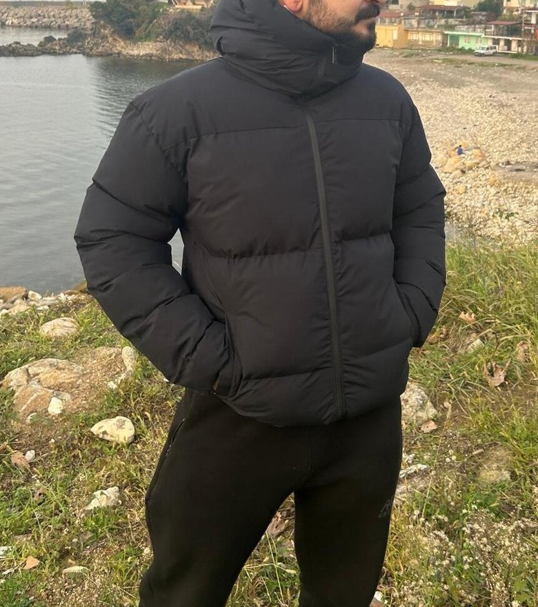 Siyah Kapüşonlu Mont (Sıfır/Etiketli) - Görsel 5